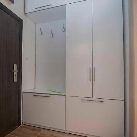 Apartman Vis 2 * تريبينيي