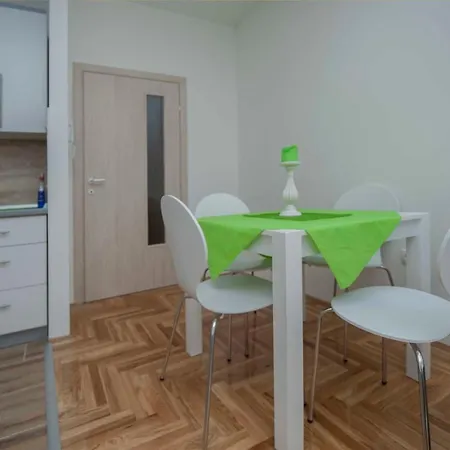 شقة Apartman Vis 2