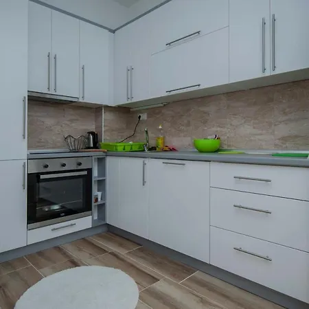 Apartman Vis 2 شقة